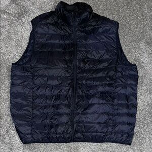 Uniqlo Men’s Ultra Light Down Vest Size 3XL